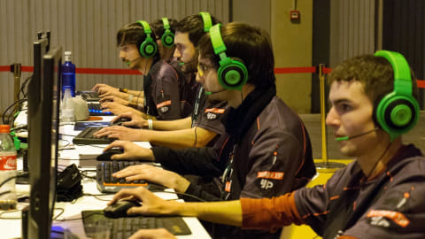 Tim DoTA2, YouPorn, di Gamergy 2014, Spanyol Foto: Flickr/ artubr