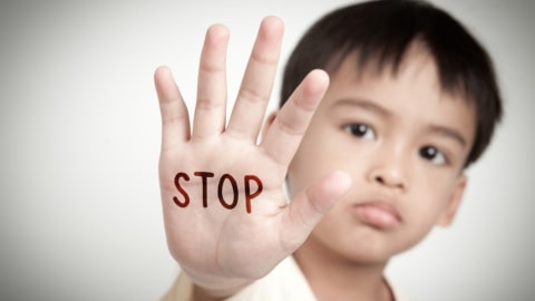 Ajarkan anak untuk tidak tinggal diam dan berani mempertahankan kebenaran Foto: Shutterstock