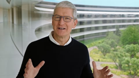 CEO Apple Tim Cook berbicara selama special event apple di kantor pusat perusahaan Apple Park, di Cupertino, California, A.S. Foto: Apple Inc/Handout via REUTERS