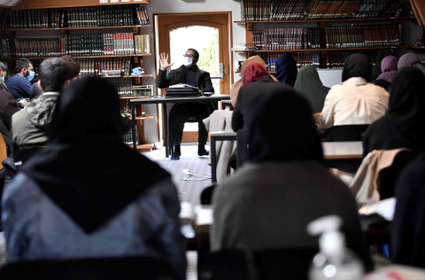 Kompleksitas Dunia Modern dan Solusi Islam