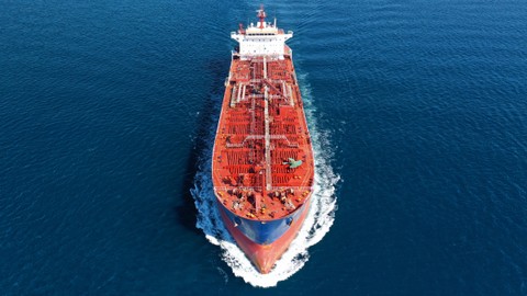 Ilustrasi Kapal Tanker. Foto: Shutter Stock
