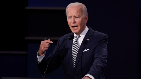 Calon presiden dari Partai Demokrat Joe Biden dalam debat kampanye presiden 2020 pertama dengan calon presiden dari Partai Demokrat Joe Biden di Cleveland, Ohio, AS, Selasa (29/9). Foto: Reuters