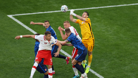 Hasil Euro 2020: Ada Gol Bunuh Diri & Kartu Merah, Polandia Keok dari Slowakia (2)