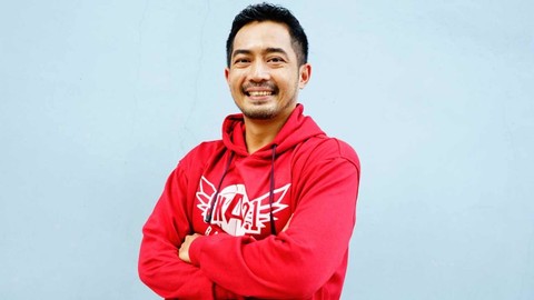 Aktor Yama Carlos saat ditemui wartawan seusai mengisi acara di studio Trans Tv Jakarta, Rabu, (9/7). Foto: Ronny