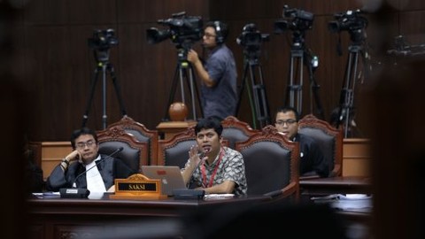 Saksi dari kuasa hukum BPN, Hairul Anas memberikan kesaksian di hadapan Hakim Mahkamah Konstitusi (MK). Foto: Dok. MKRI