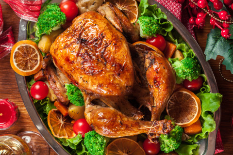Ayam panggang atau ayam kodok hidangan khas Natal. Foto: Shutterstock