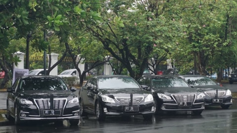Deretan mobil pejabat negara di komplek Istana. Foto: Yudhistira Amran/kumparan