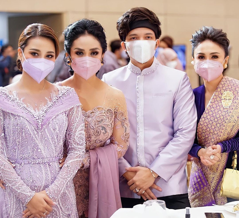 5 Berita Populer: Vicky Prasetyo Temui Mantan; Kisah di Balik Kebaya Krisdayanti (2)