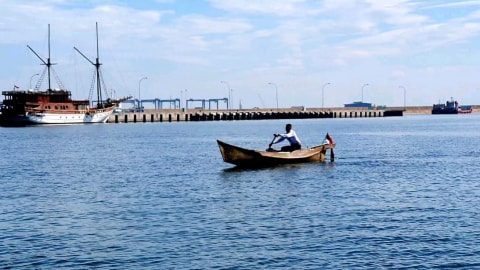 Viral Anak Nelayan di Sulsel Naik Perahu untuk Ikuti Seleksi TNI AL (1)