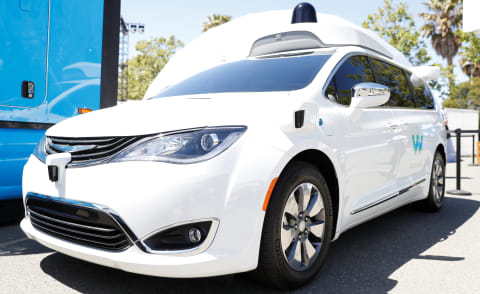 Mobil otonom Waymo yang dikembangkan Google. Foto: Stephen Lam/Reuters