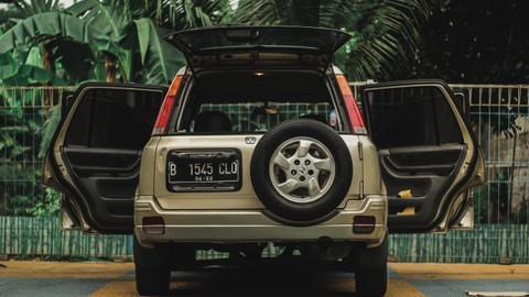 Tampil Beda Pakai Honda Cr V Generasi Pertama Kumparan Com
