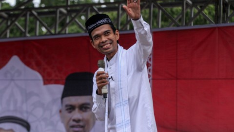5 Berita Populer: UAS Ajak Patungan Kapal Selam; Petinggi Sunda Empire Bebas