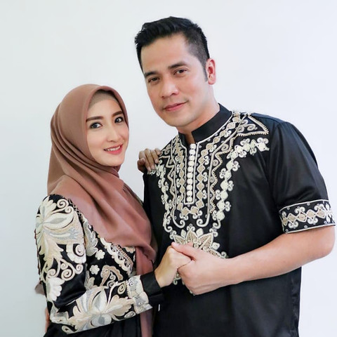 Ricky Perdana dan istri. Foto: Instagram/ @rickyperdana06