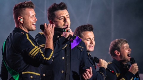 Personel boy band legendaris asal Irlandia, Westlife saat konser di Kompleks Klenteng Sam Poo Kong, Semarang, Jawa Tengah, Minggu (1/9). Foto: ANTARA FOTO/Aji Styawan