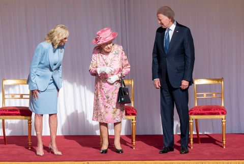 Joe Biden dan Ratu Elizabeth II Bicarakan Xi Jinping dan Putin Sambil Minum Teh (1)