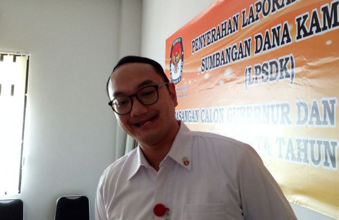 Satrio Dimas Adityo, di Kantor KPU DKI Jl Salemba Raya, Jakarta, Selasa (20/12). Foto: Muhammad Iqbal