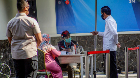 Terawan Bicara Herd Immunity hingga Prioritas Daerah yang Divaksin COVID-19 (5)