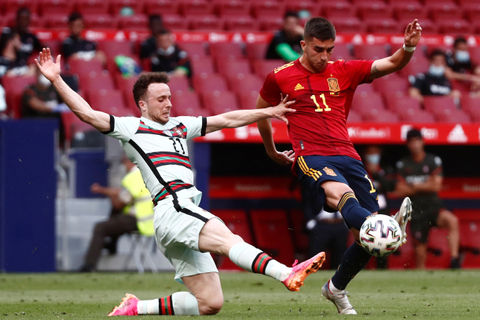 Spanyol vs Portugal: Gol Dianulir, Ronaldo cs Imbangi La Furia Roja (2)