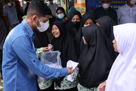 Foto: Momen Sekda Aceh Vaksinasi Siswa di Sabang, Ujung Barat Indonesia (2)
