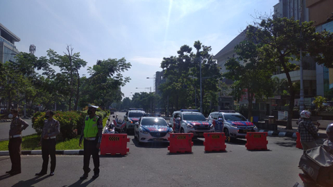 Polisi melalukan penyekatan di Jalan Pahlawan arah simpang lima Semarang. Foto: Dok. Istimewa
