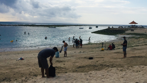 Hari Pertama Penerapan Ganjil-Genap di Pantai Sanur Bali, Sepi Wisatawan (1)