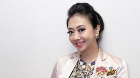 Aktris Asri Welas saat hadir di gala premiere film Rumput Tetangga di Plaza Indoneia, Jakarta, Senin (8/4). Foto: Ronny