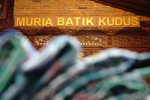 Yuli Astuti Sang Pelestari Batik Kudus Dari Kepunahan Kumparan Com