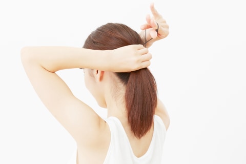Hindari mengikat rambut terlalu sering. Foto: Shutterstock