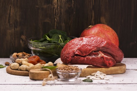 Ilustrasi makanan kaya zat besi. Foto: Shutterstock