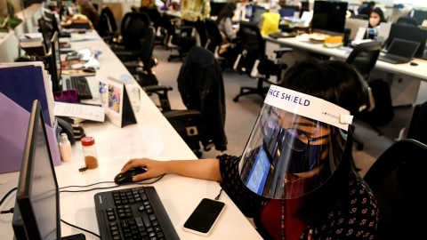 Klaster Perkantoran DKI: Diduga karena Bukber; Divaksin Tak Berarti Kebal Corona (3)