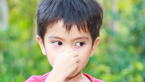 Ilustrasi anak balita bau badan. Foto: Shutter Stock