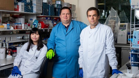 Carina Joe (kiri), Senior Scientist Oxford University dan Ilmuwan di balik Vaksin AstraZeneca. Foto: Dok. Carina Joe