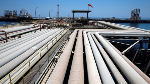 Kilang minyak Aramco di Arab Saudi. Foto: Reuters/Ahmed Jadallah/File Photo/File Photo