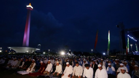 Ilustrasi zikir di Monas, Jakarta, Kamis (21/2/2019). Foto: ANTARA FOTO/Rivan Awal Lingga