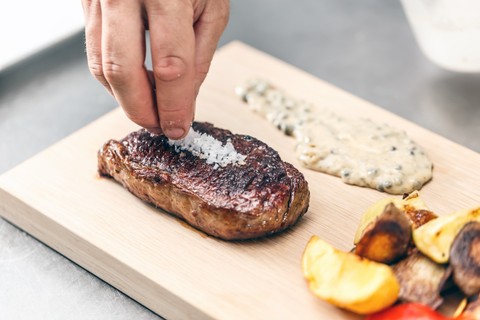 Ilustrasi makanan tinggi garam. Foto: Shutterstock