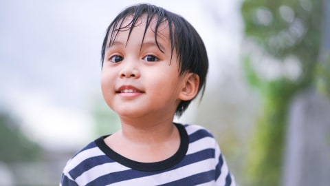 Ilustrasi keringat berlebih pada anak. Foto: Shutter Stock
