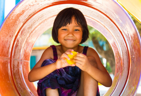 com-Ilustrasi anak tersenyum bahagia Foto: Shutterstock
