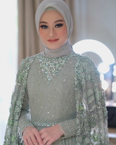 5 Potret Dinda Hauw Dari Lamaran Hingga Menikah Dengan Rey Mbayang Kumparan Com