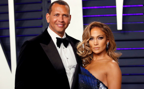 Jennifer Lopez dan Alex Rodriguez. Foto: Danny Moloshok/ REUTERS