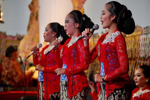 Mengenal Guru Gatra Guru Lagu Dan Guru Wilangan Dalam Tembang Macapat Jawa Kumparan Com