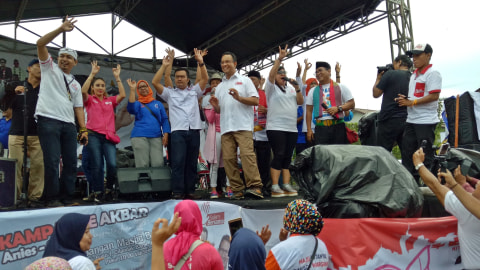Anies ikut bergoyang dangdut di kampanyenya Foto: Wandha Hidayat/kumparan