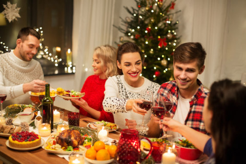 Ilustrasi makan malam buffet saat Natal tradisi di Swedia. Foto: dok.shutterstock