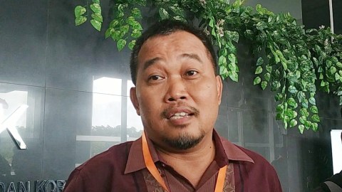 Kuasa hukum Lasmi Indaryani, Bonyamin Saiman di LPSK. Foto: Rifa/kumparan