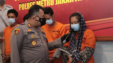 Jadi Bandar Narkoba, Ibu Rumah Tangga Ditangkap di Kampung Bahari Jakarta Utara (1)