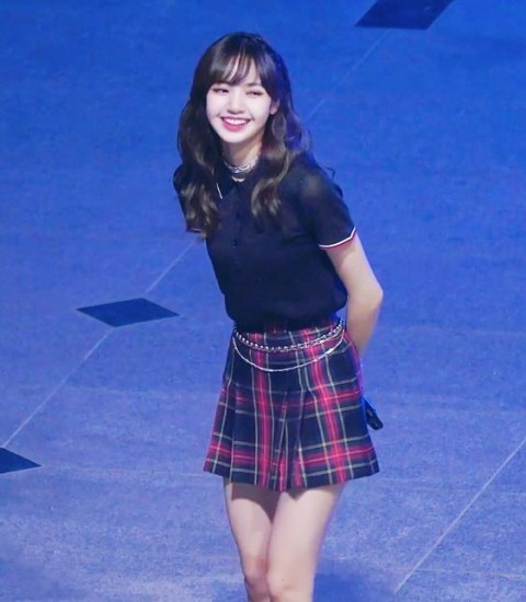 Suka K Pop Yuk Simak Biodata Lisa Blackpink Berikut Ini Kumparan Com Suka K Pop Yuk Simak Biodata Lisa Blackpink Berikut Ini Kumparan Com