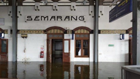 Banjir di Stasiun Tawang Semarang Tak Kunjung Surut, Penumpang Dialihkan
