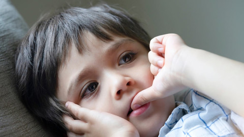 Anak 2 Tahun Masih Suka Mengisap Jempol, Perlukah Khawatir? Foto: Shutterstock