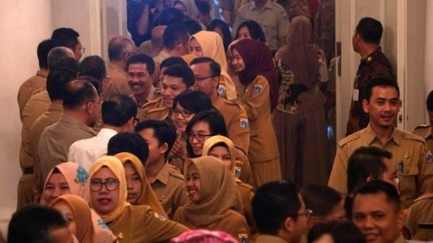 Suasana halalbihalal Gubernur DKI Jakarta Anies Baswedan dengan pegawai Pemprov DKI Jakarta di Balai Kota, Jakarta, Senin (10/6). Foto: Nugroho Sejati/kumparan