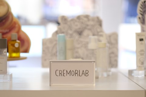 Tak Hanya Parfum C F Kota Kasablanka Hadirkan Kosmetik Dan