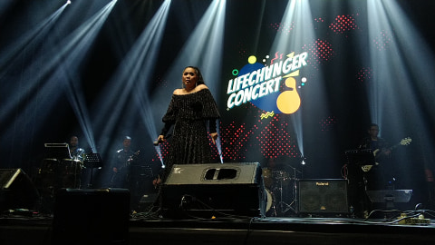 Lagu Burung Camar Vina Panduwinata Laku Rp 5 Juta Kumparan Com intro: g d a# g. lagu burung camar vina panduwinata